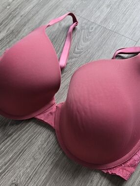 Victoria’s Secret 34DDD Smooth Lace Push-Up Bra